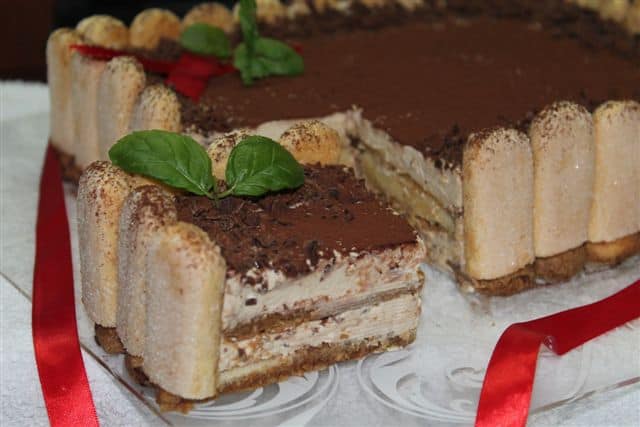 עוגת טירמסו מרשימה  חגיגית וקלת הכנה.