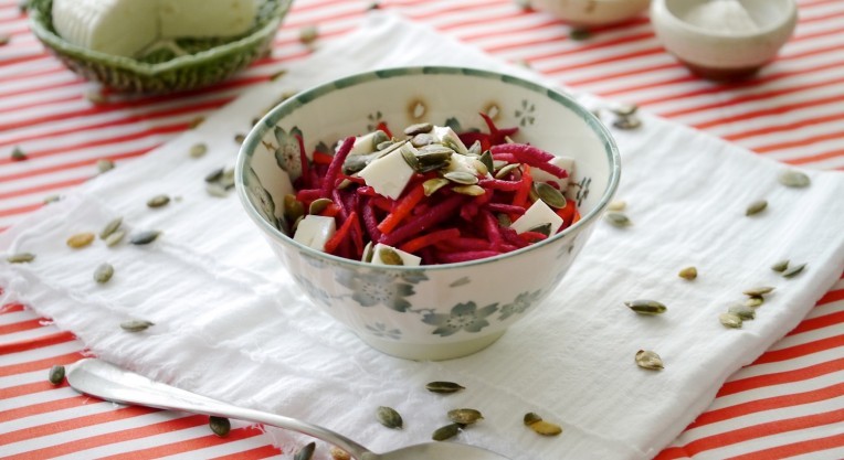 סלט גזר, סלק וגבינה צפתית