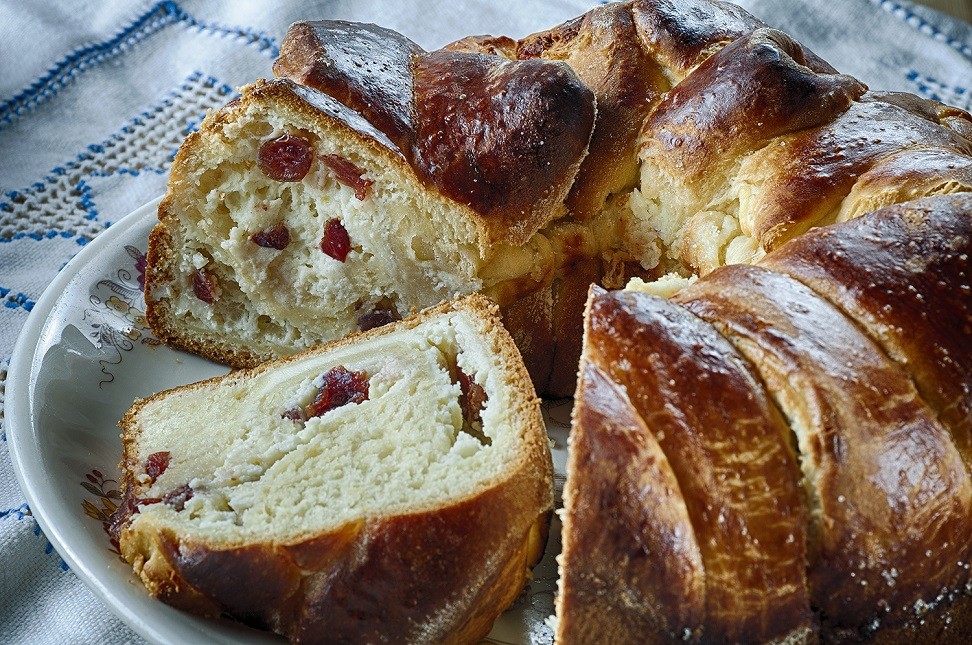 מתכון לעוגת שמרים חמוציות וגבינה