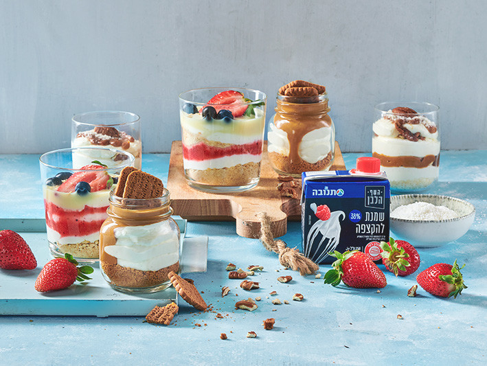 קינוח עם שמנת ותותים